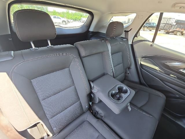 Used 2024 GMC Terrain SLE w/ Driver Convenience Package FWD image 15