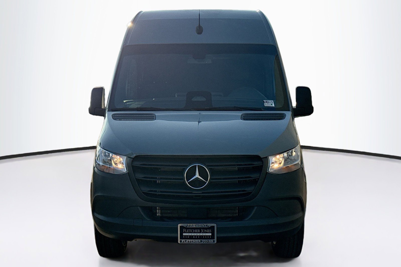 Used 2025 Mercedes-Benz Sprinter 2500 image 2