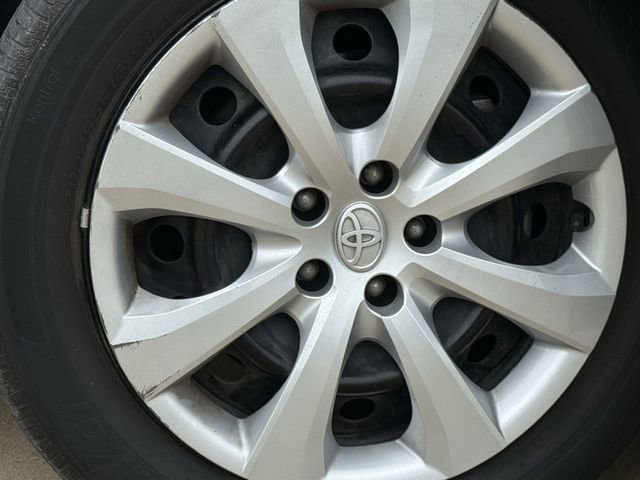 Used 2024 Toyota Corolla LE FWD image 9
