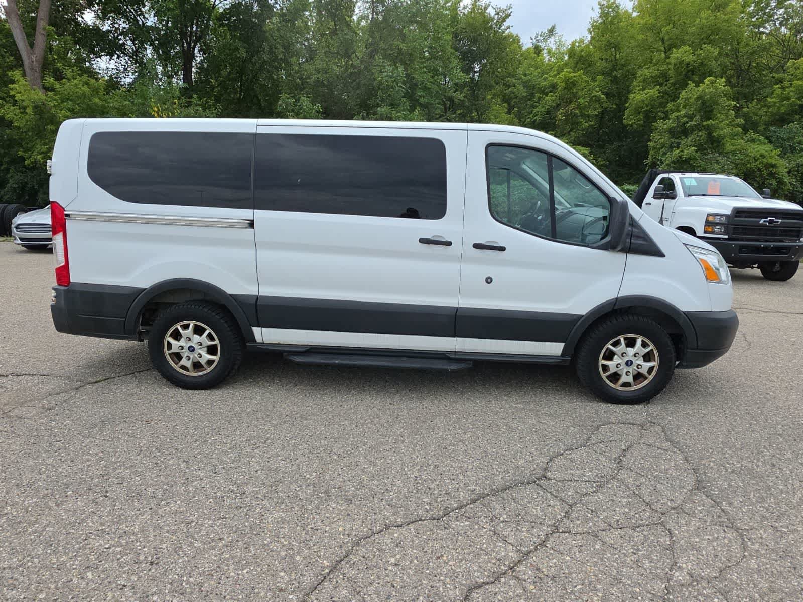 Used 2016 Ford Transit 150 XLT RWD image 7