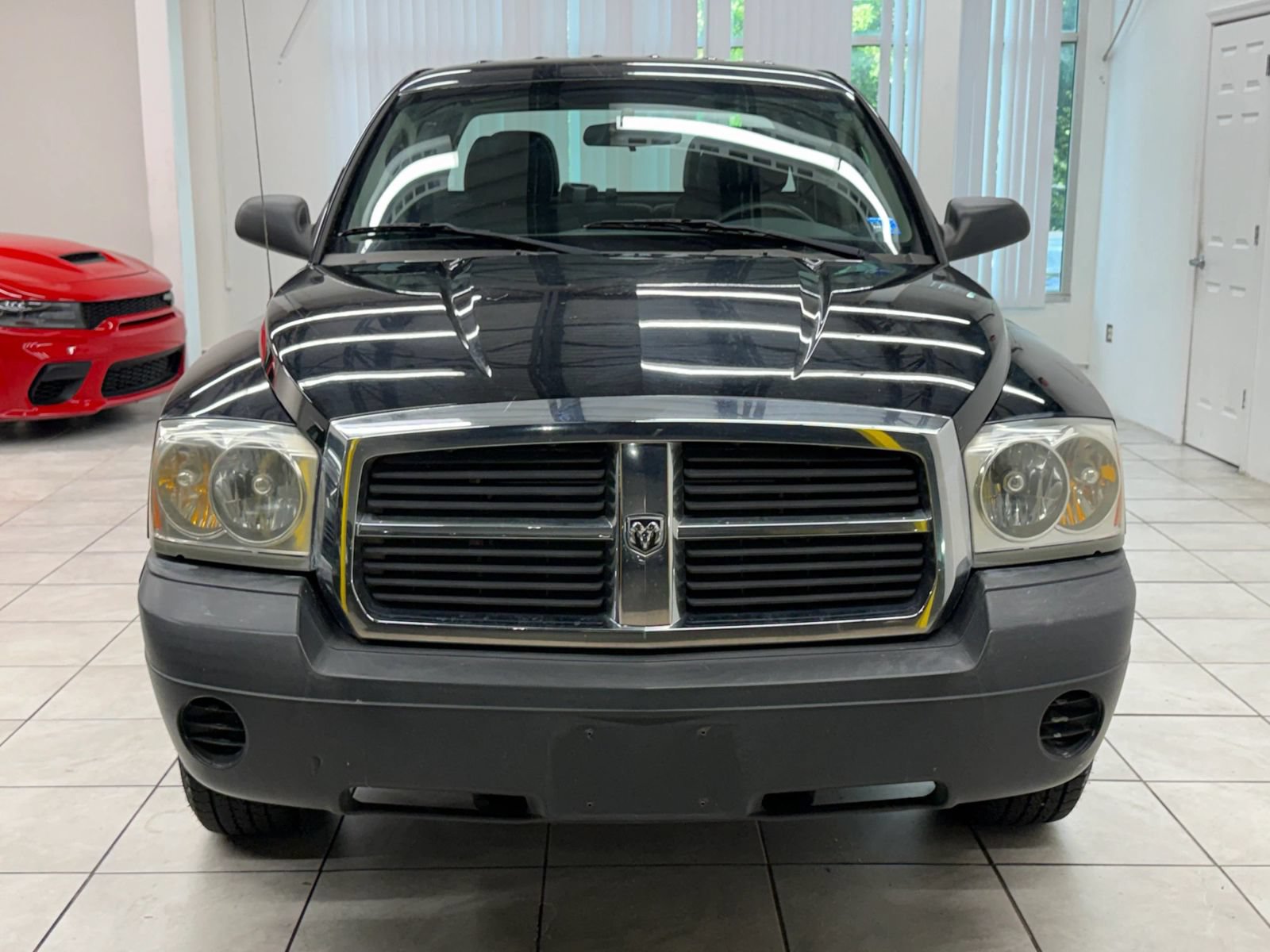 Used 2005 Dodge Dakota ST RWD image 2