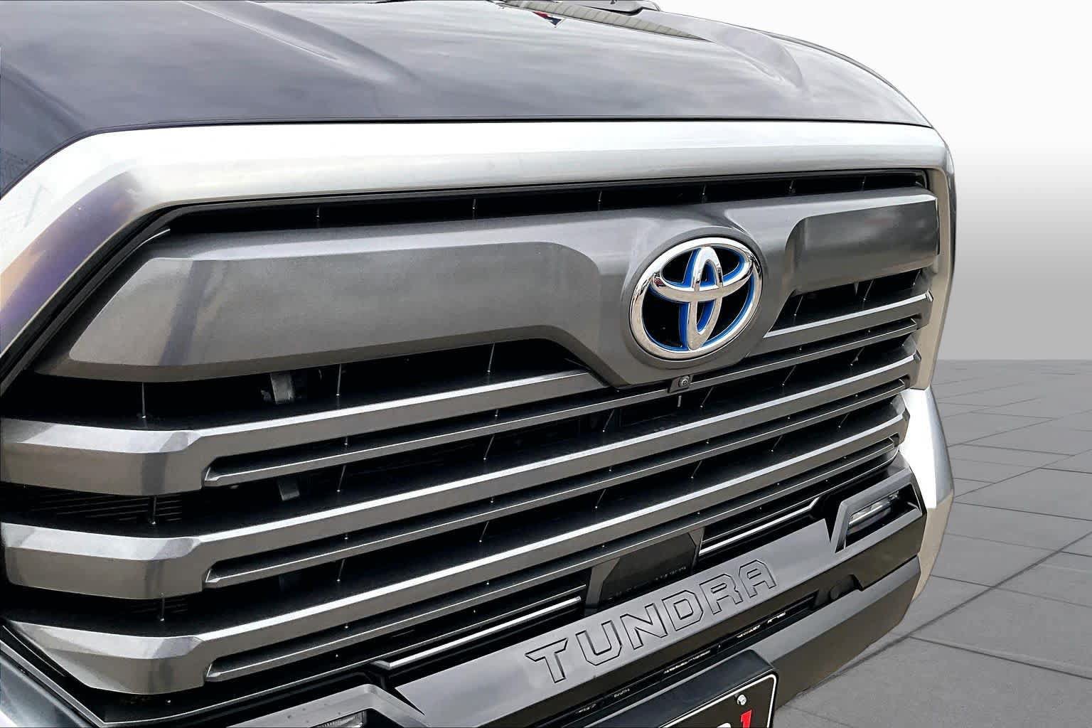 Used 2024 Toyota Tundra Limited AWD/4WD image 29