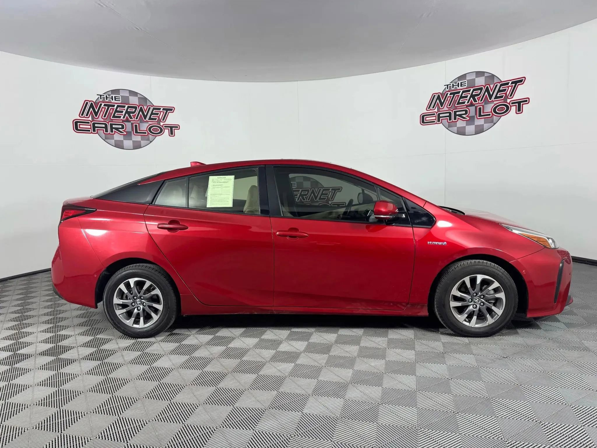 Used 2019 Toyota Prius XLE FWD image 8