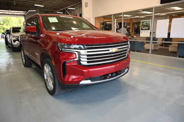 Used 2021 Chevrolet Tahoe High Country w/ Premium Package AWD/4WD image 3