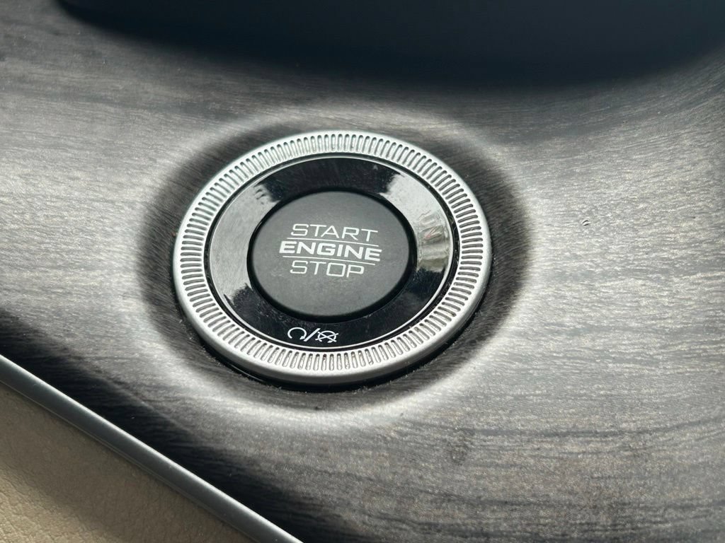 Certified 2022 Jeep Grand Cherokee L Limited RWD image 53