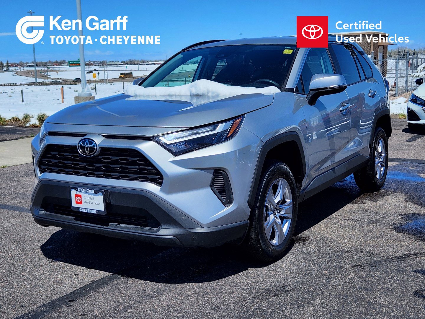 Certified 2025 Toyota RAV4 XLE AWD/4WD image 1