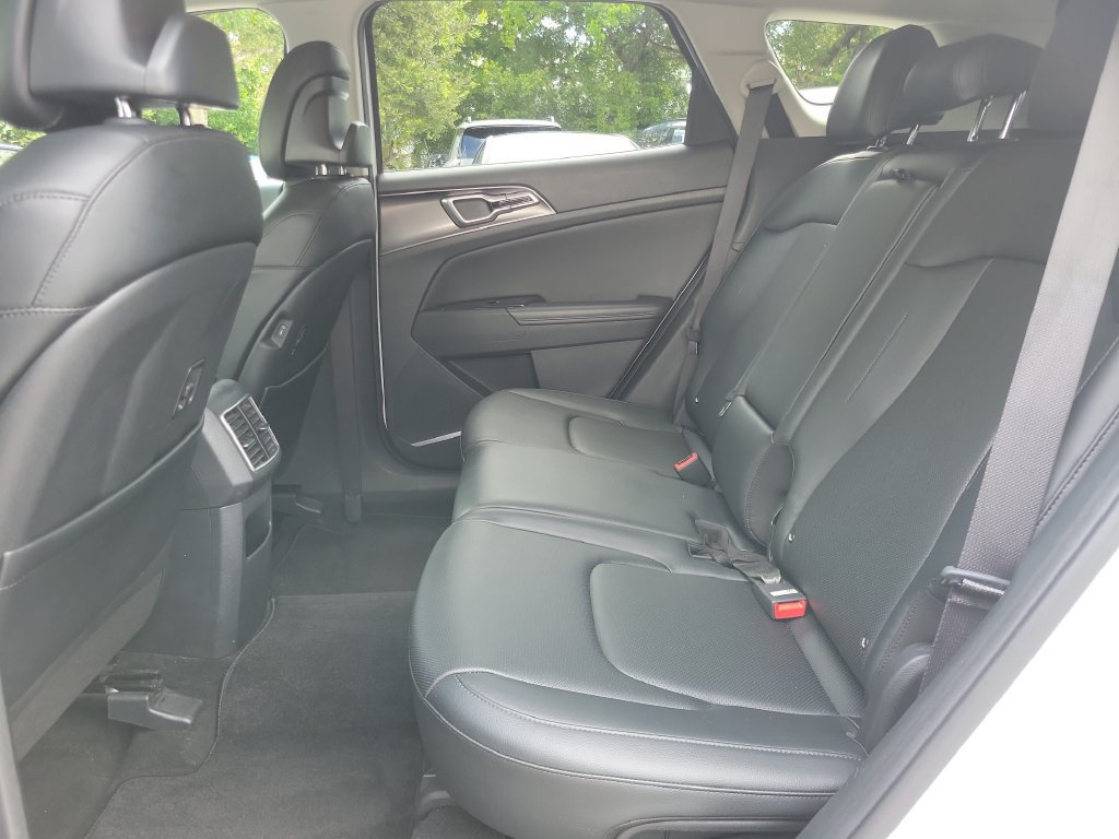 Certified 2024 Kia Sportage EX FWD image 12