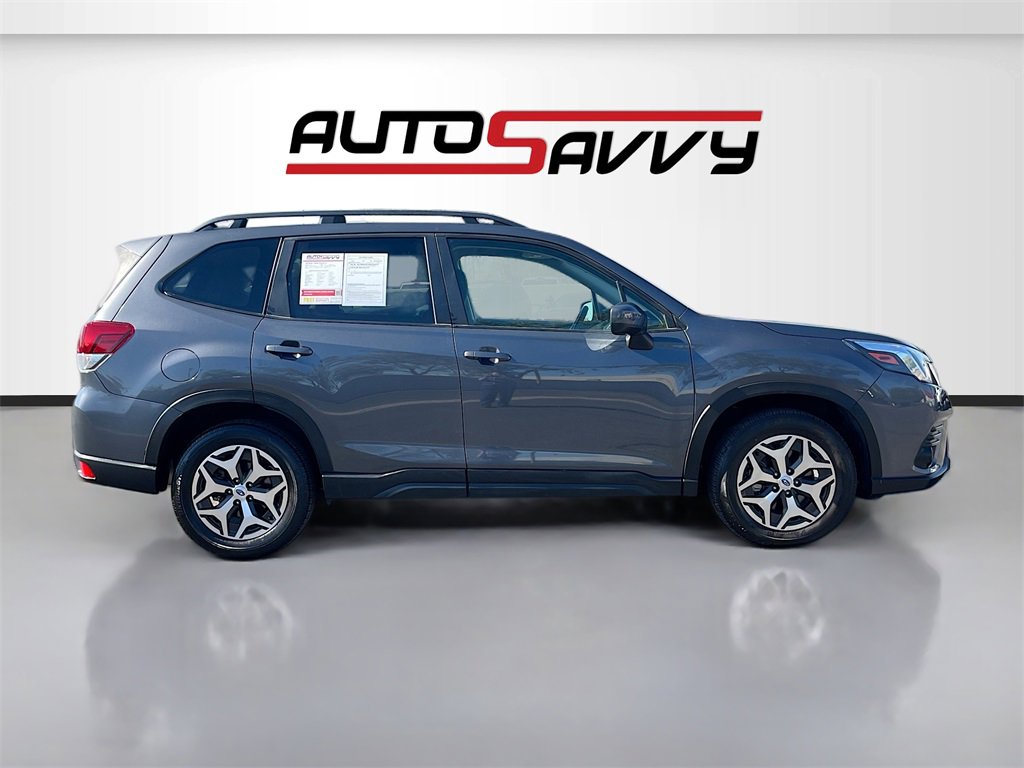 Used 2022 Subaru Forester Premium image 8