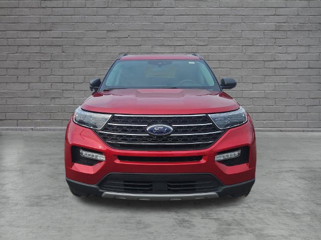 Used 2023 Ford Explorer XLT w/ Equipment Group 202A AWD/4WD image 18