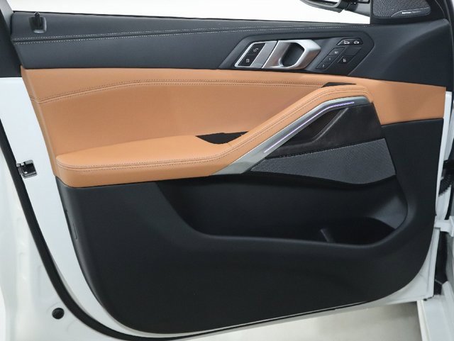 Used 2026 BMW X6 xDrive40i w/ Premium Package image 16