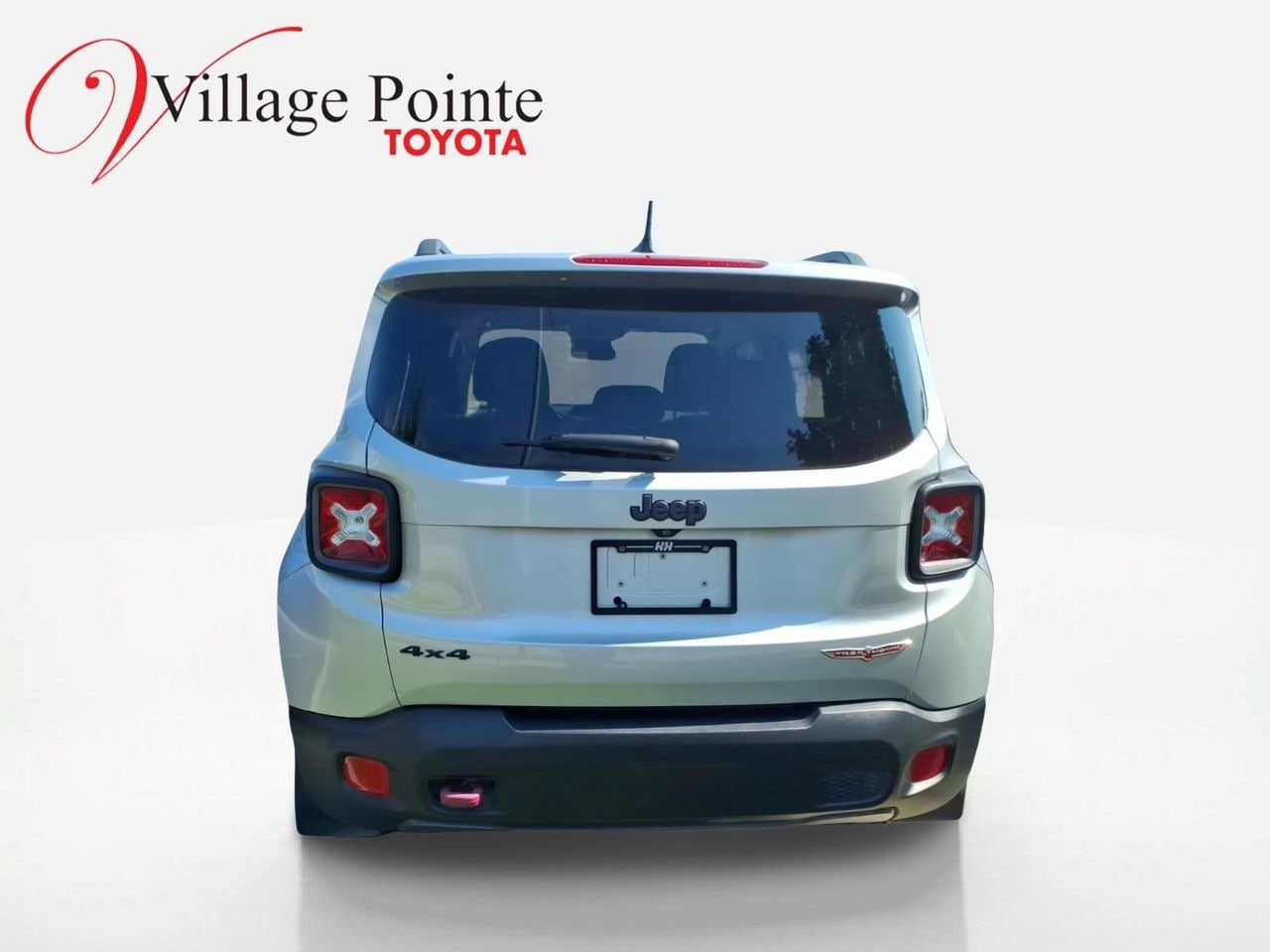 Used 2016 Jeep Renegade Trailhawk w/ Cold Weather Group AWD/4WD image 3