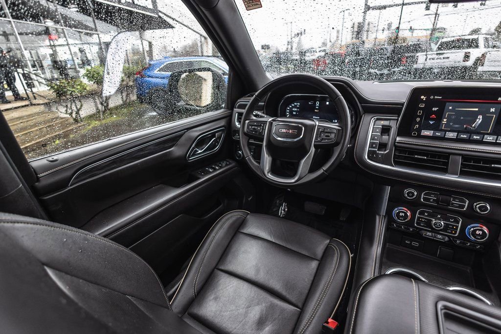 Used 2023 GMC Yukon XL SLT image 17