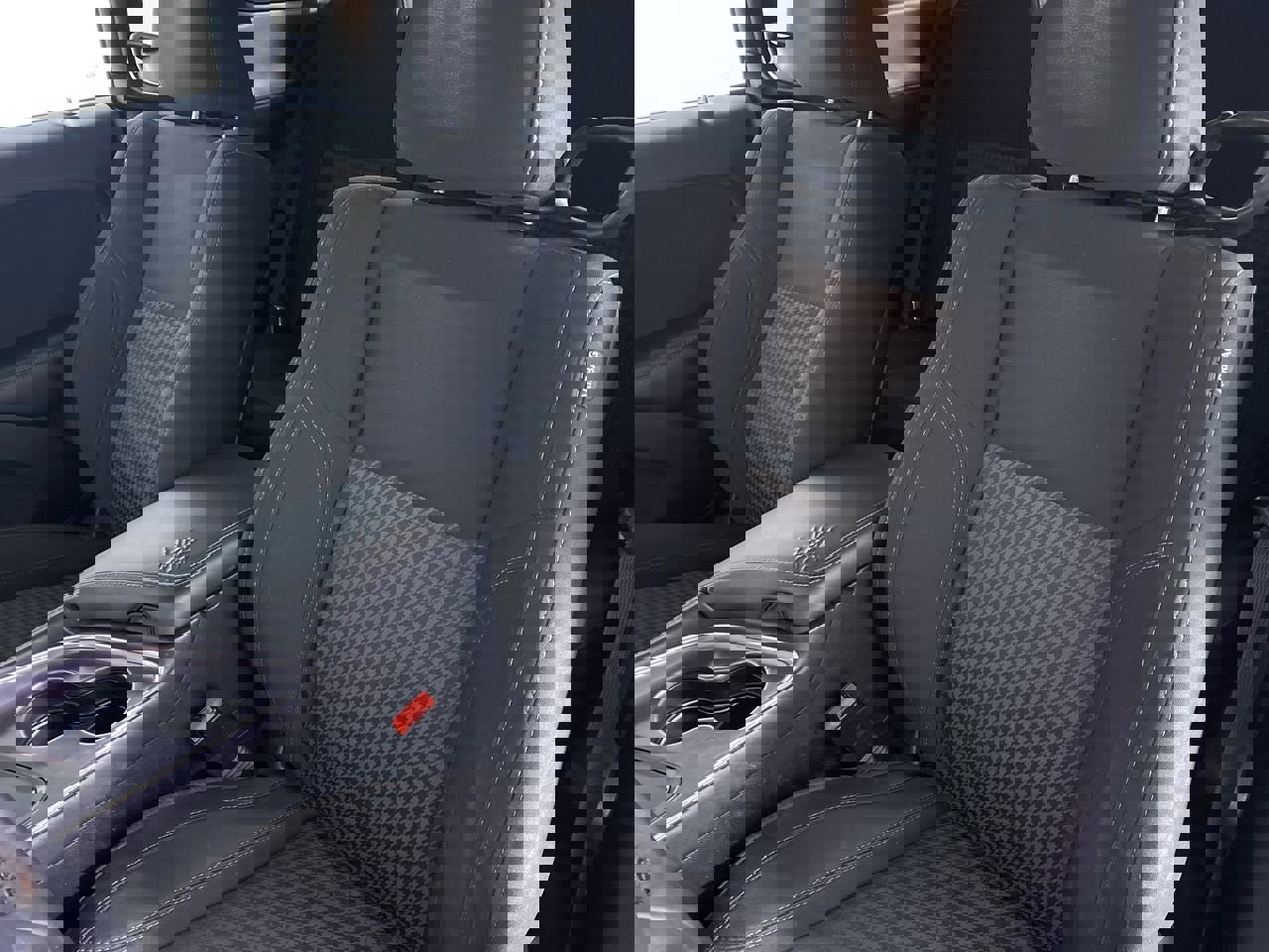 Used 2017 Dodge Challenger SXT w/ Cold Weather Group image 10