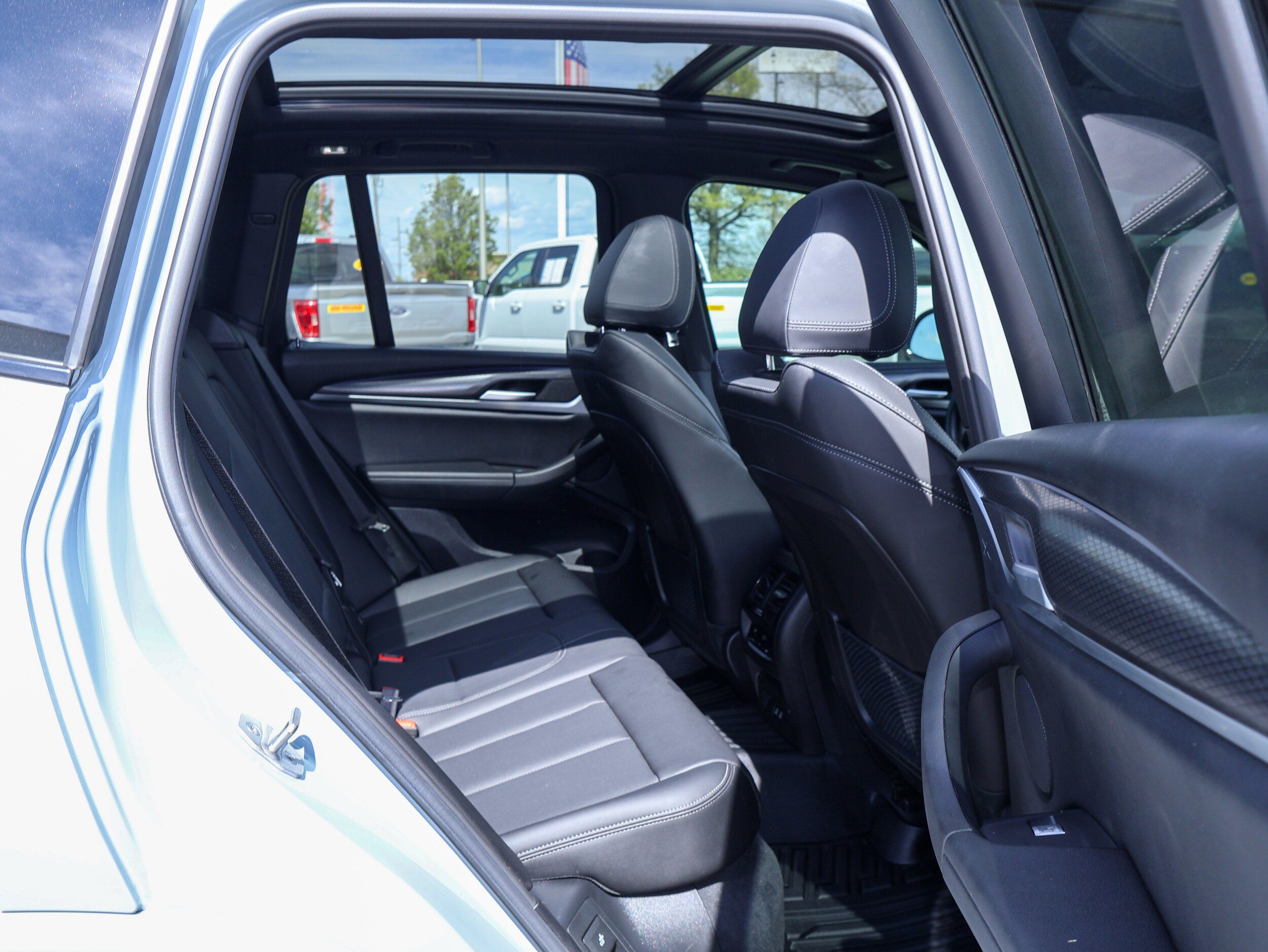 Used 2024 BMW X3 xDrive30i w/ Premium Package AWD/4WD image 36