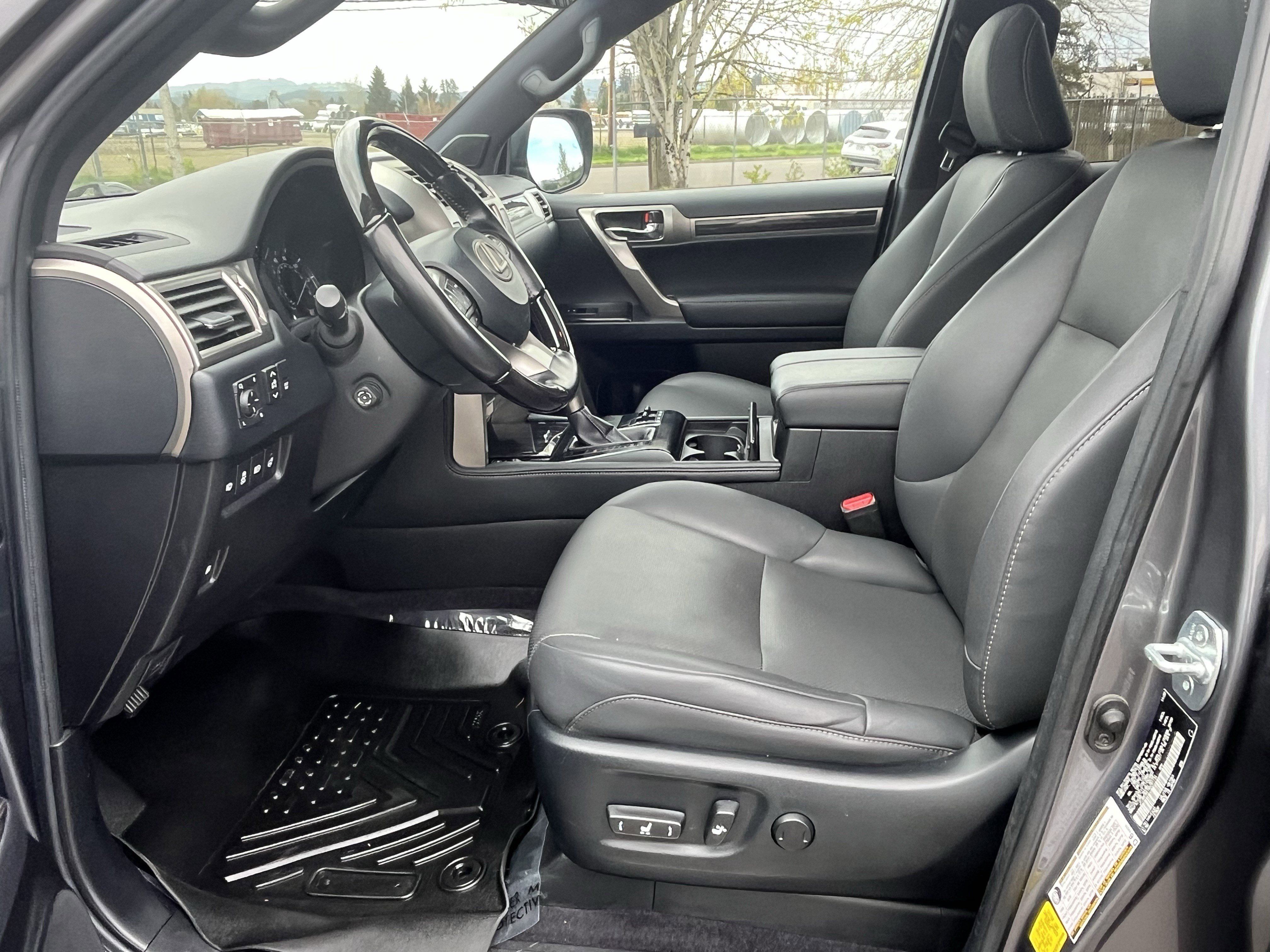 Used 2021 Lexus GX 460 Premium w/ Premium Package image 10