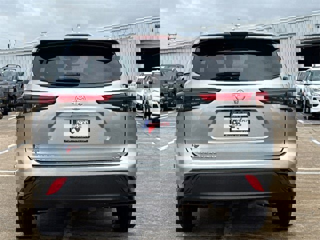 Used 2021 Toyota Highlander XLE image 8