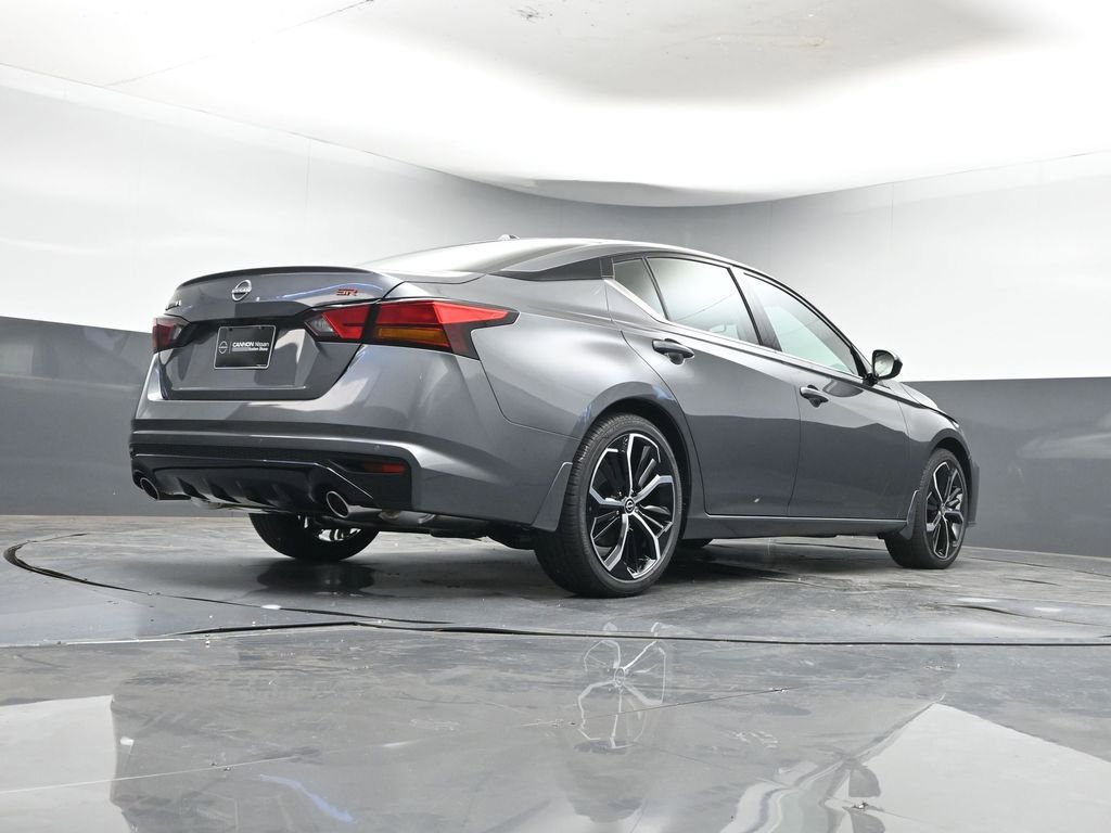 New 2025 Nissan Altima 2.5 SR image 31