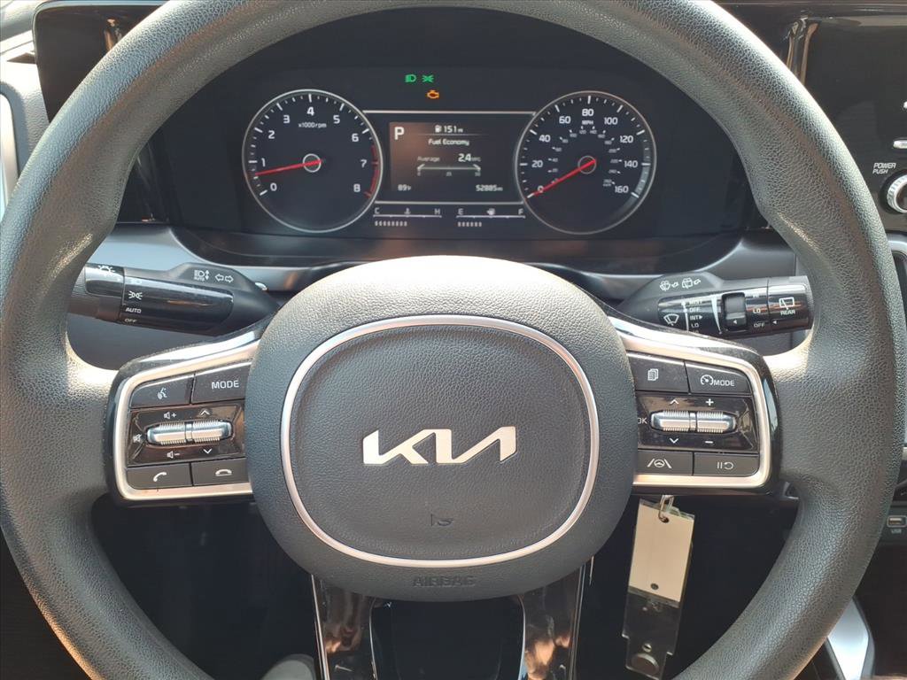 Used 2023 Kia Sorento LX image 12