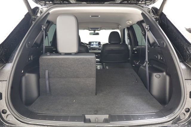 Used 2023 Mitsubishi Outlander SE image 32