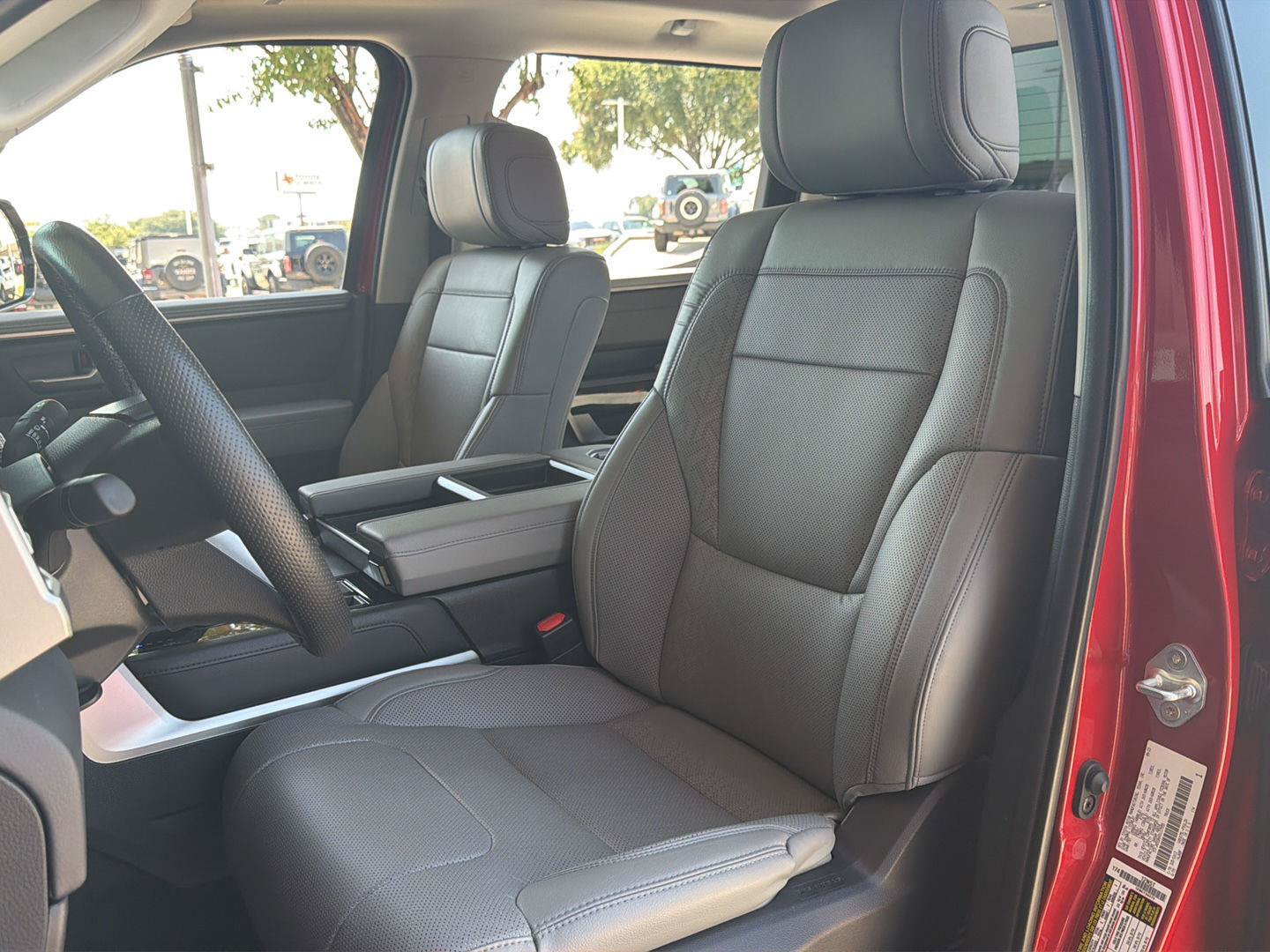 Used 2024 Toyota Tundra Limited AWD/4WD image 9