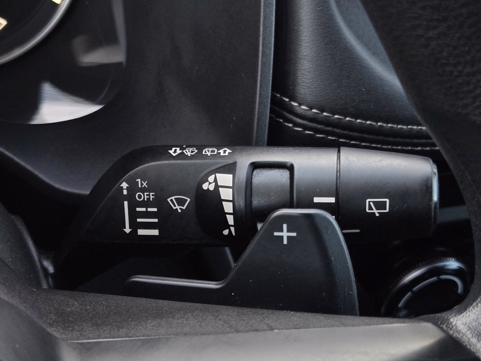 Used 2024 Nissan Rogue S FWD image 21