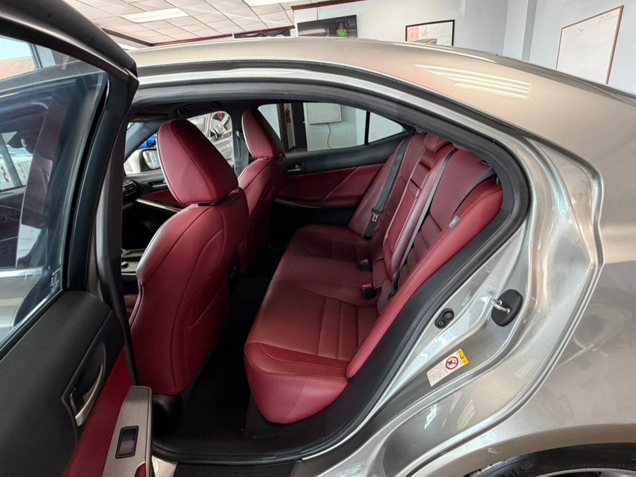 Used 2018 Lexus IS 300 F Sport w/ F Sport Package RWD image 33