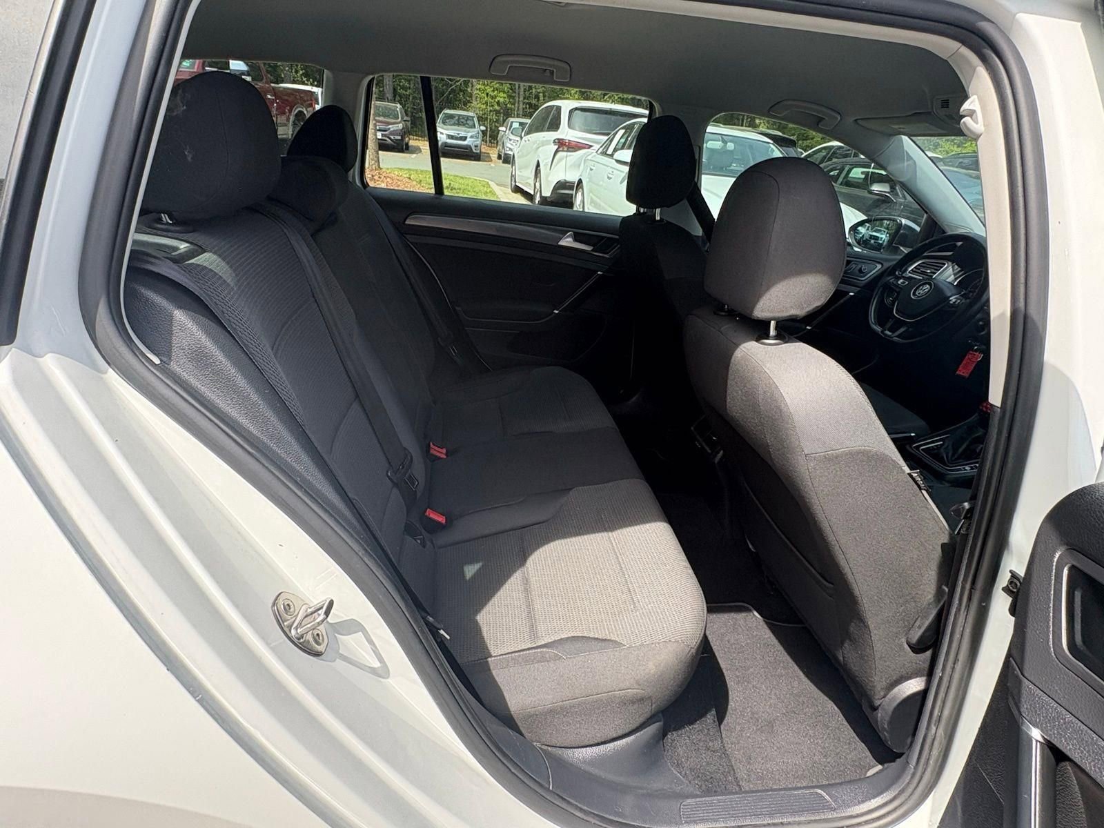 Used 2019 Volkswagen Golf S image 20