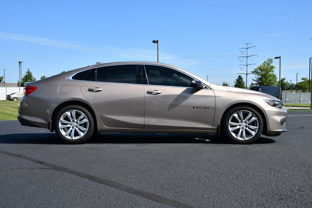 Used 2018 Chevrolet Malibu Hybrid w/ Leather Package FWD image 8