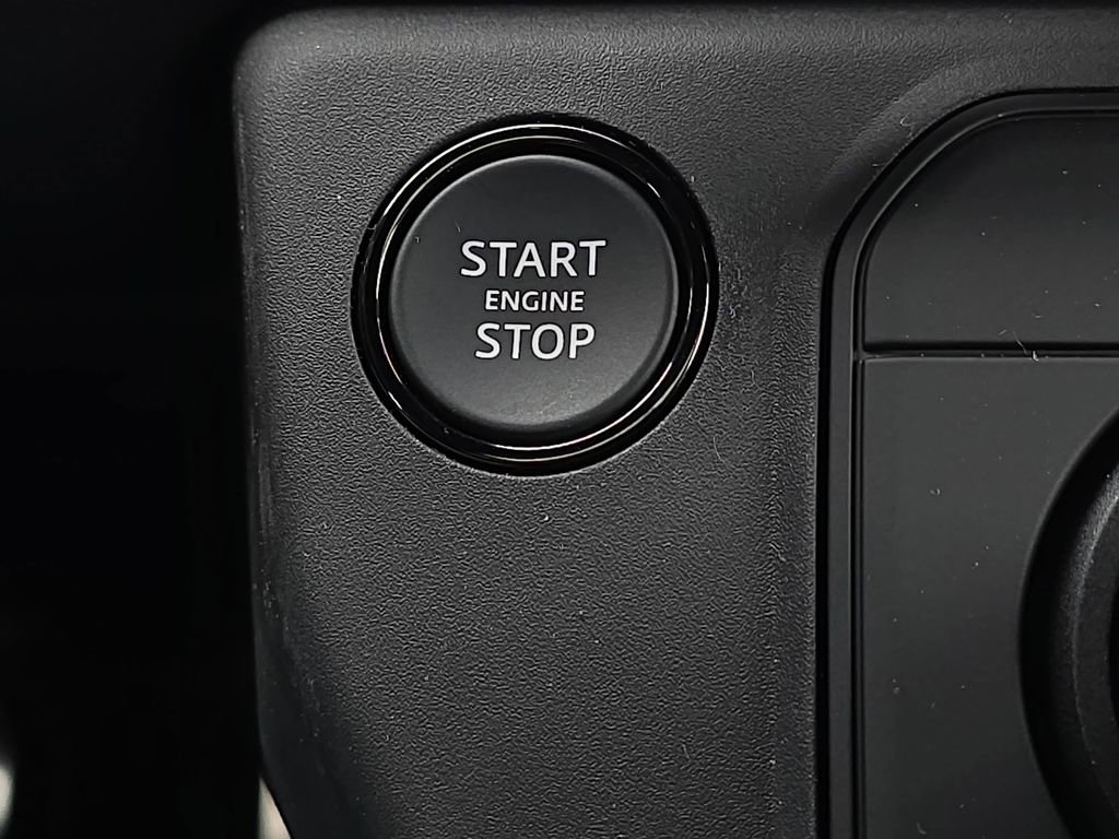 New 2026 Land Rover Defender 110 OCTA image 25