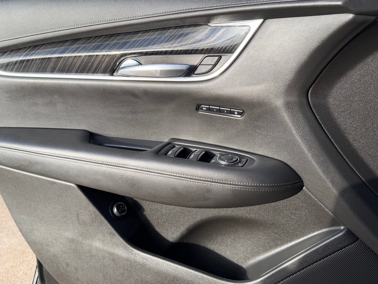 Used 2022 Cadillac XT6 Premium Luxury FWD image 29