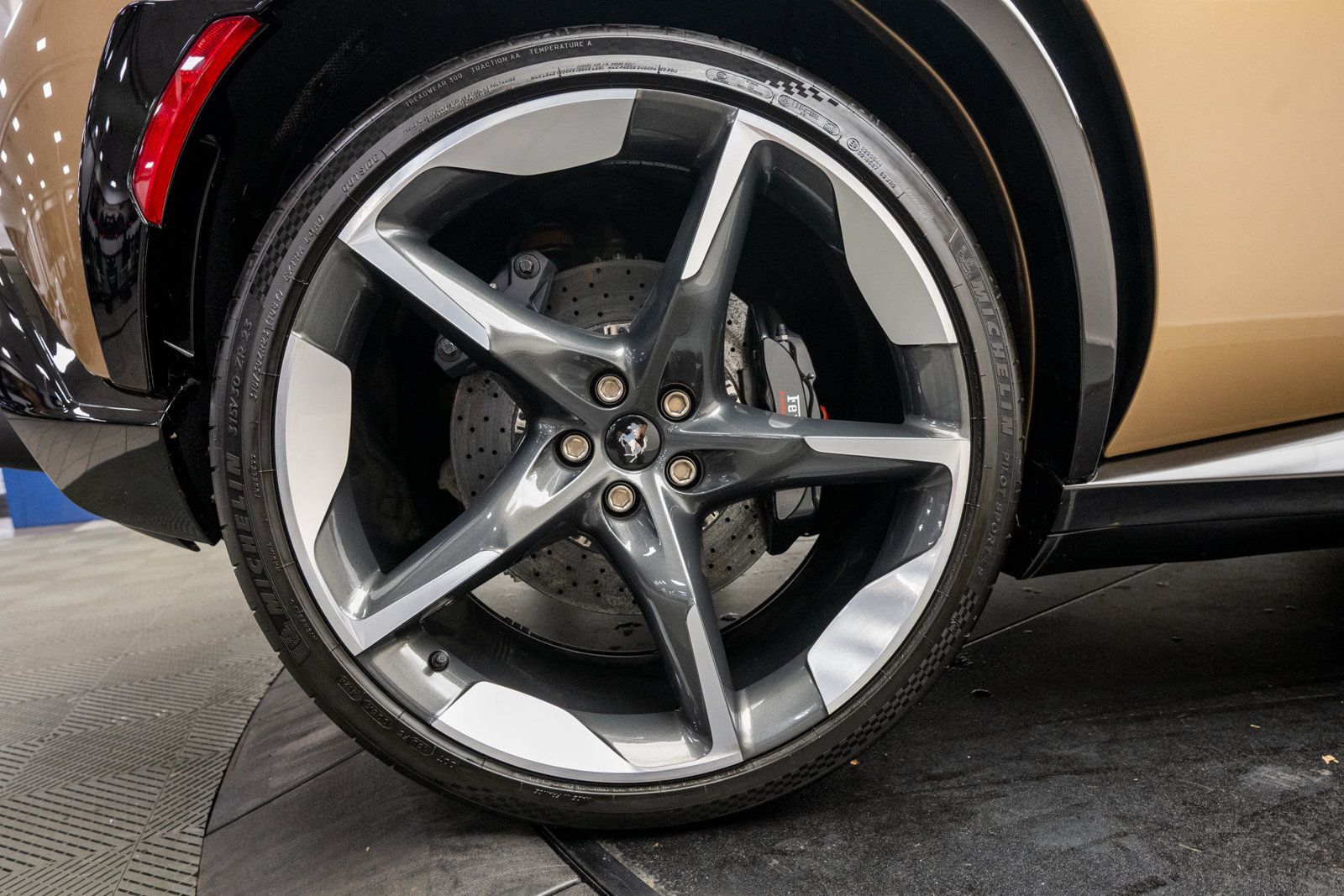 Used 2025 Ferrari Purosangue AWD/4WD image 37