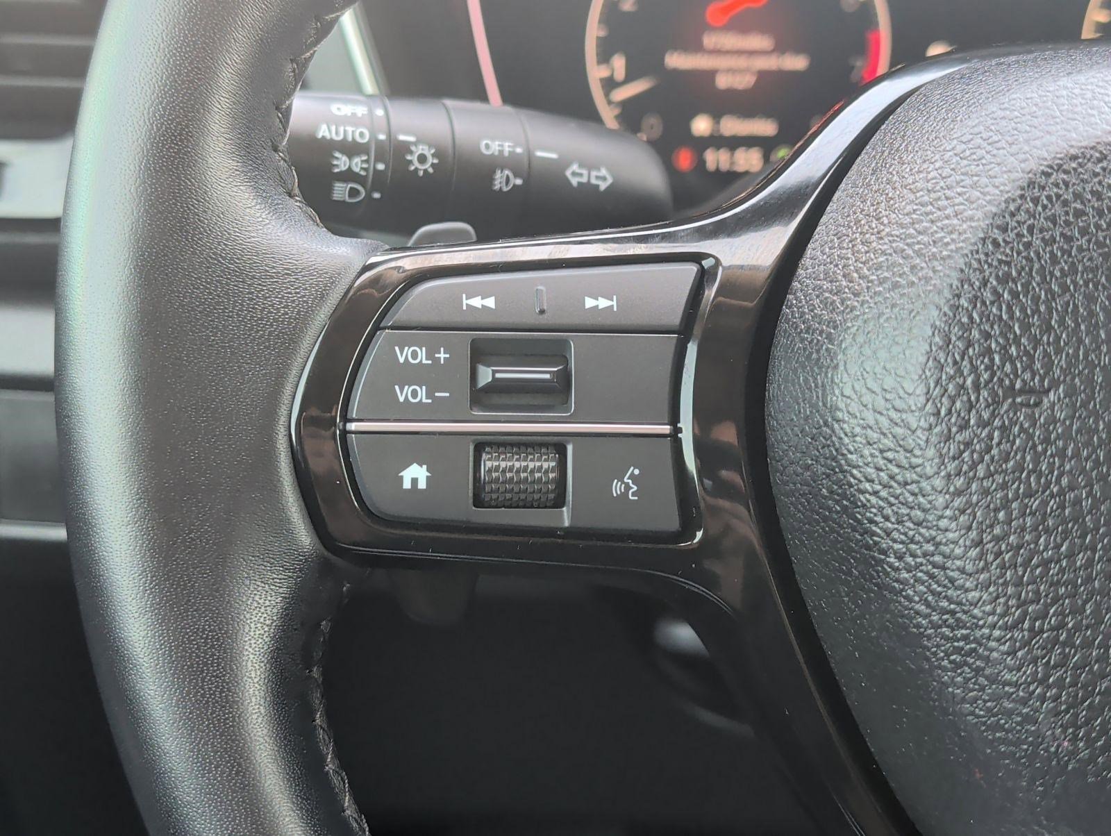 Used 2024 Honda Pilot Touring image 13