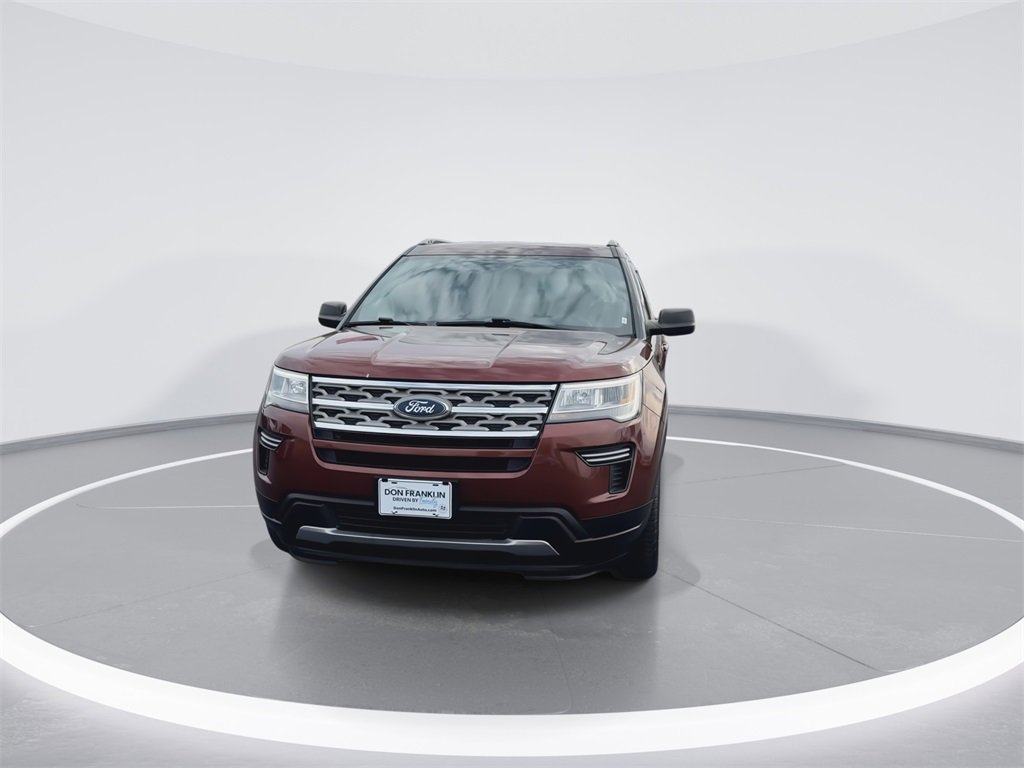 Used 2018 Ford Explorer XLT image 3