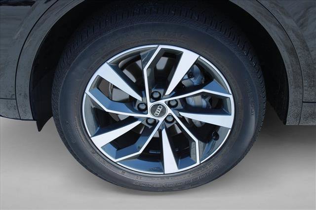 Used 2022 Audi Q5 2.0T Premium Plus w/ Premium Plus Package AWD/4WD image 13