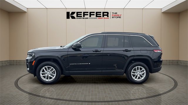 Certified 2025 Jeep Grand Cherokee Laredo X w/ Luxury Tech Group I image 2
