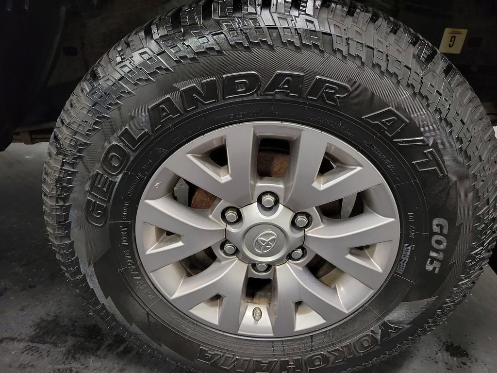 Used 2016 Toyota Tacoma SR5 image 10