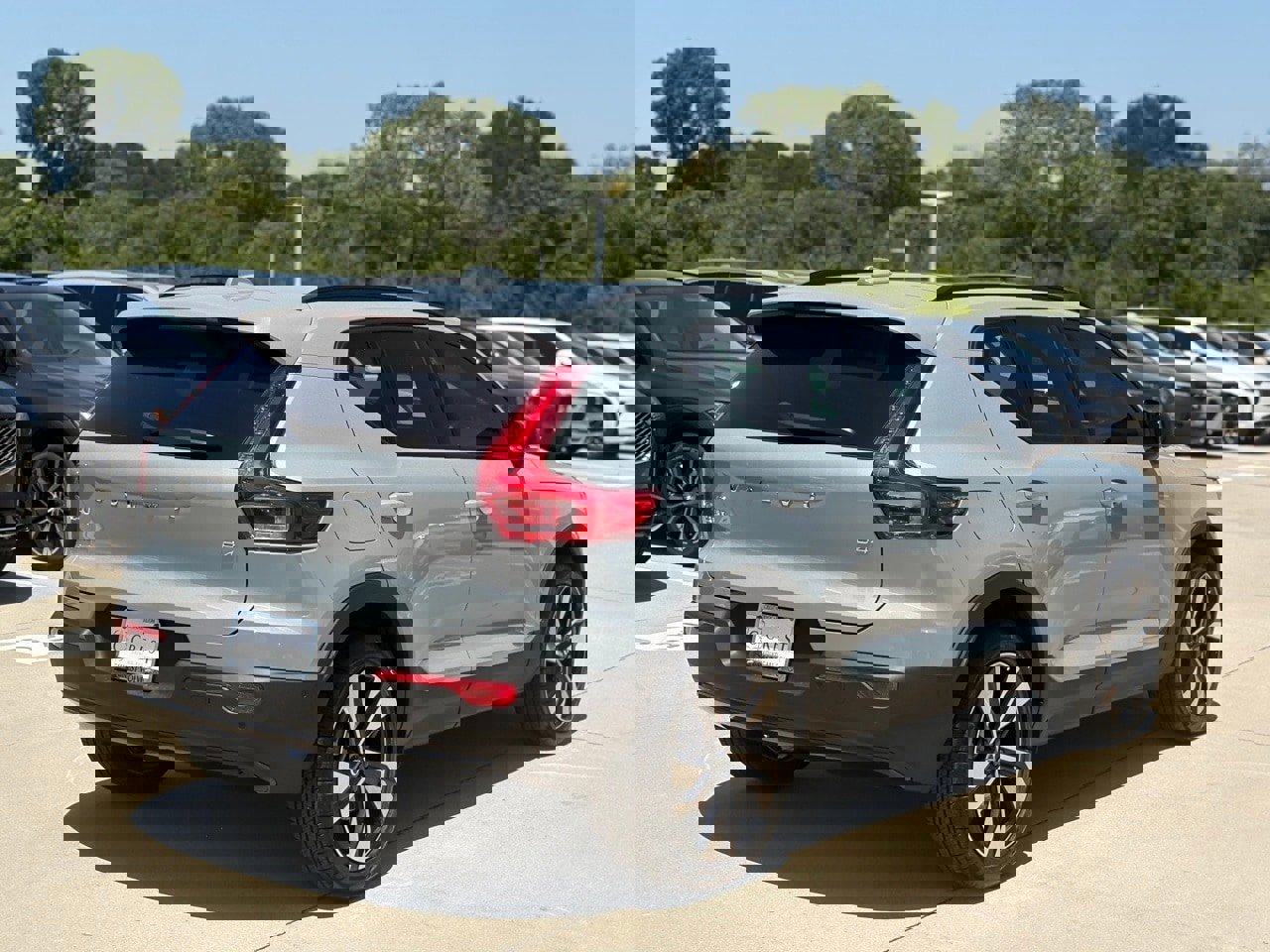 New 2026 Volvo XC40 B4 Plus w/ Protection Package Premier image 4