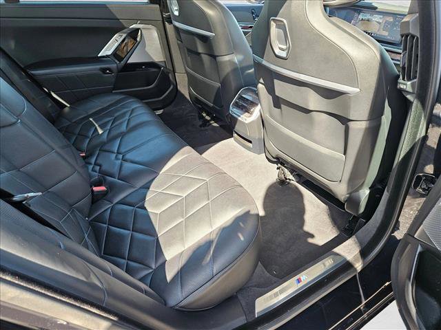Used 2024 BMW 740i w/ Premium Package image 17