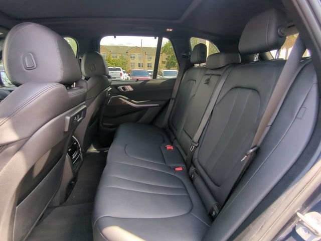 Used 2022 BMW X5 xDrive40i AWD/4WD image 16