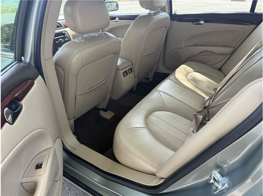 Used 2007 Buick Lucerne CXS w/ Driver Confidence Package FWD image 11