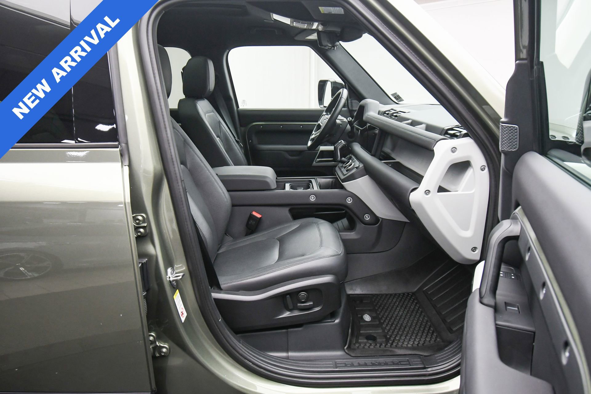 Used 2024 Land Rover Defender 110 S image 45