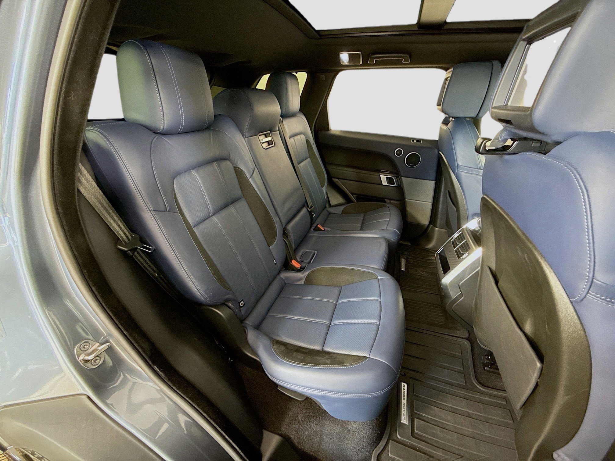 Used 2018 Land Rover Range Rover Sport Supercharged image 34