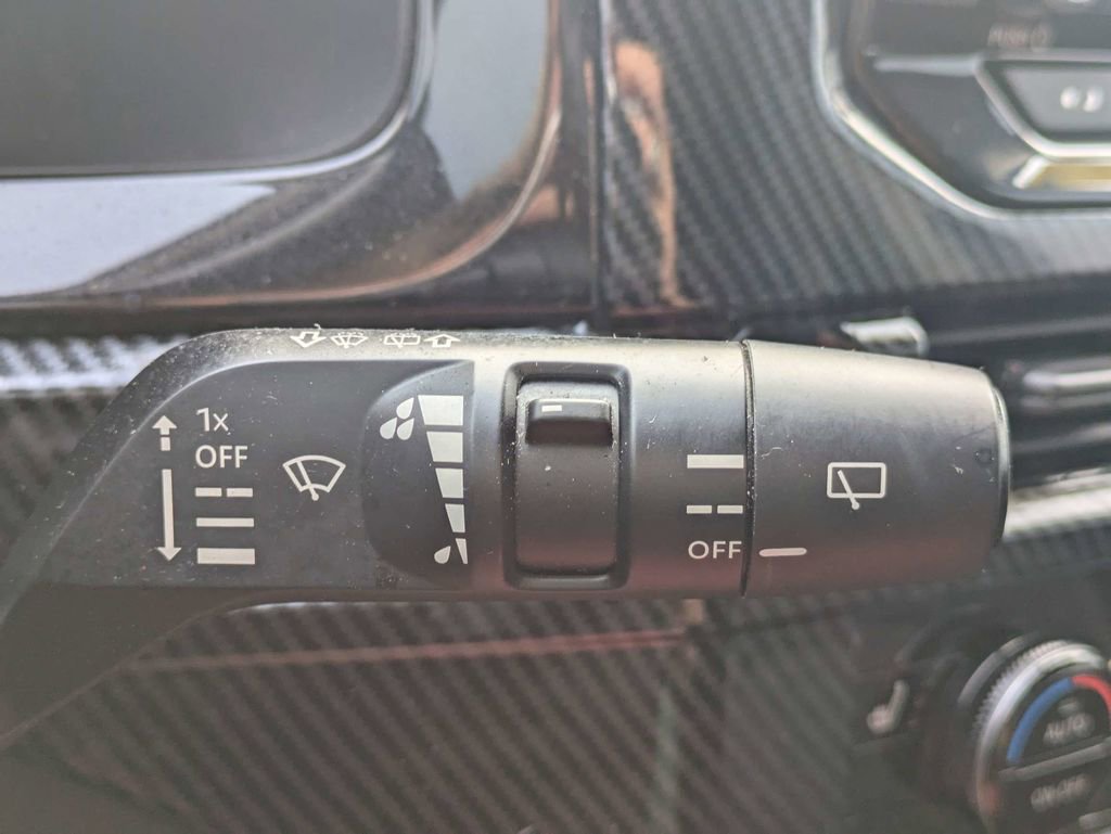 Used 2024 Nissan Pathfinder SV image 28