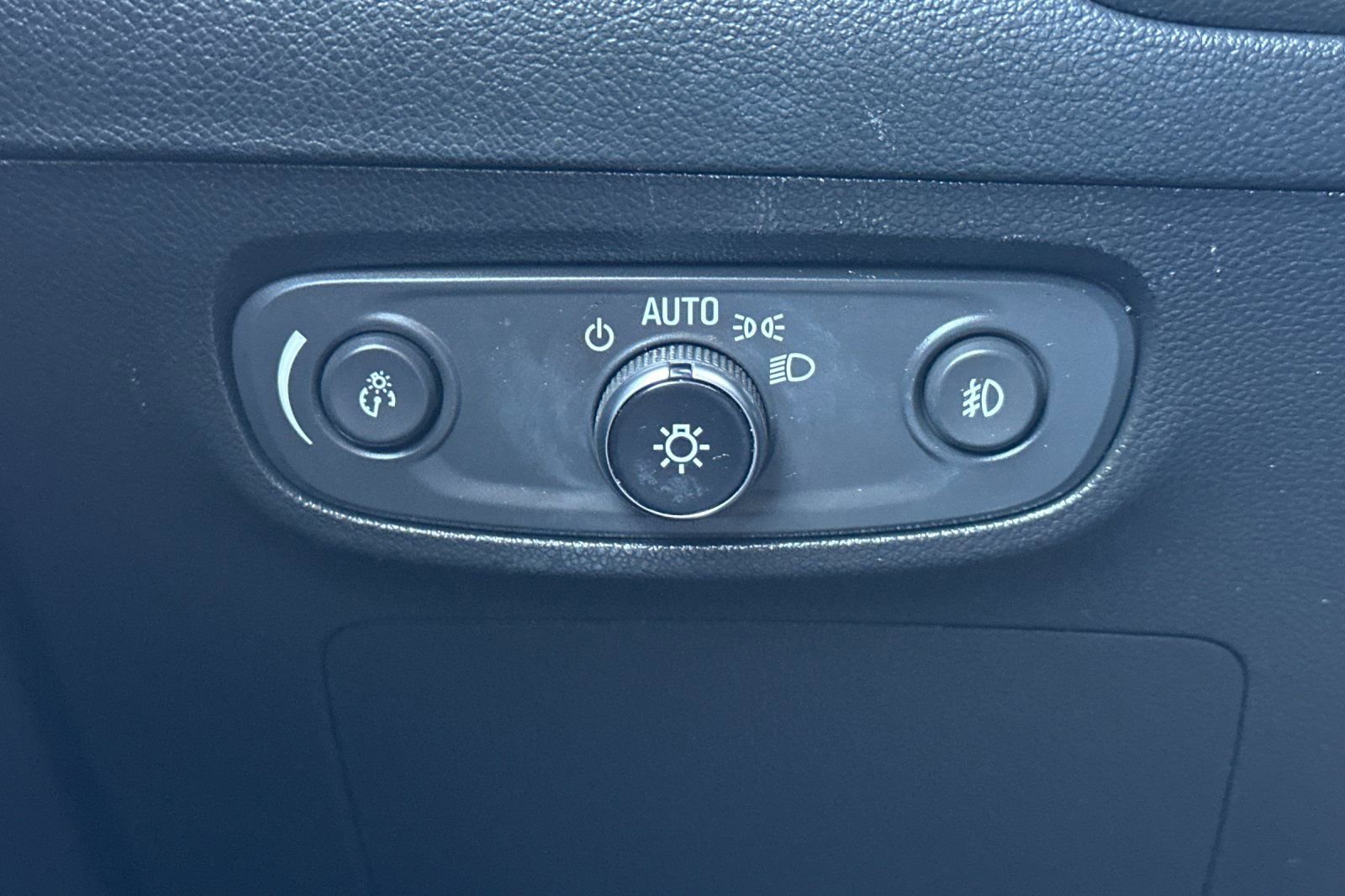 Used 2023 Buick Encore GX Preferred image 35