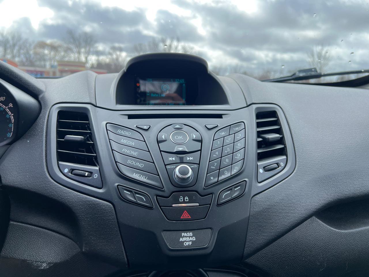 Used 2015 Ford Fiesta S image 21