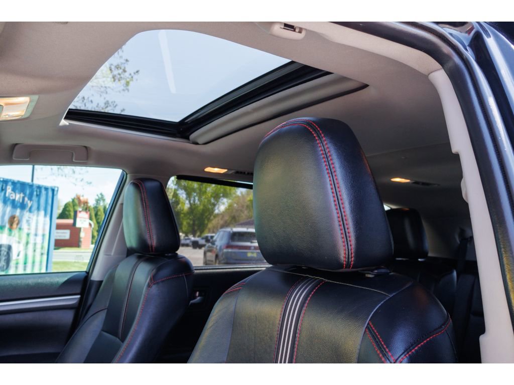 Used 2019 Toyota Highlander SE w/ Nightshade Edition AWD/4WD image 20