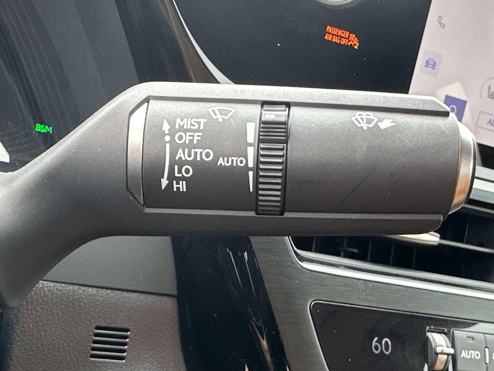 Used 2025 Lexus ES 300h w/ Premium Package FWD image 17