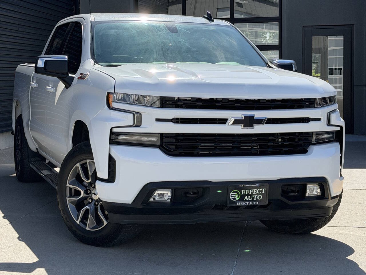 Used 2020 Chevrolet Silverado 1500 RST w/ RST Value Package AWD/4WD image 5