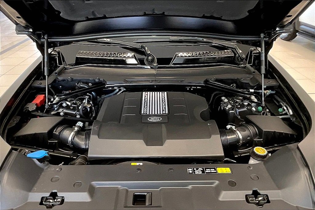 New 2026 Land Rover Defender 130 V8 image 9