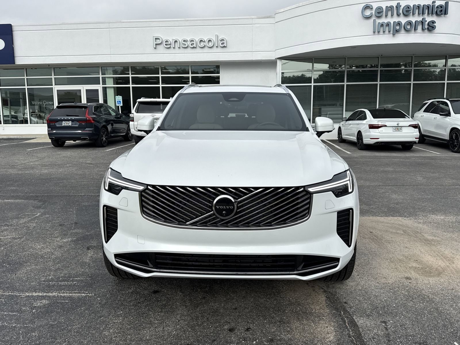 New 2026 Volvo XC90 B6 Plus w/ Protection Package Premier image 8